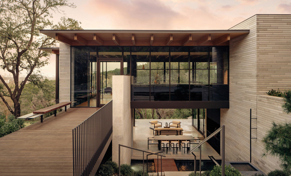 Terrace Mountain Residence: una casa scavata nella roccia calcarea del Texas