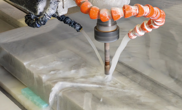 Taglio a getto d'acqua (waterjet): tecnologia e applicazioni nella lavorazione della pietra