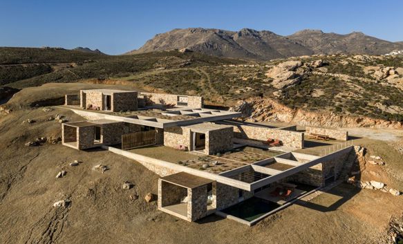 Perma Retreat a Serifos: la pietra scavata in loco diventa architettura